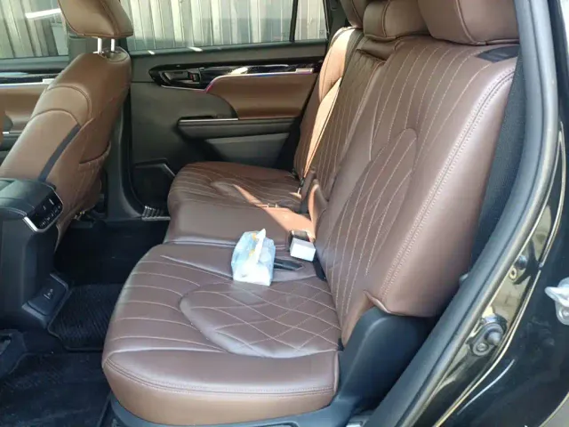 Toyota Crown Kluger — Фото автомобиля 13