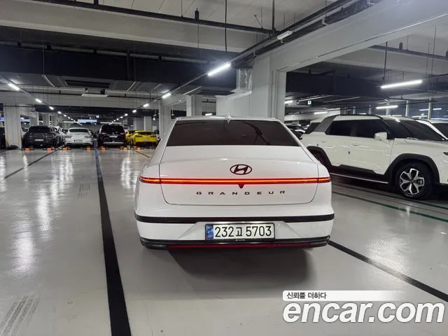 Hyundai Grandeur GN7 — Фото автомобиля 3