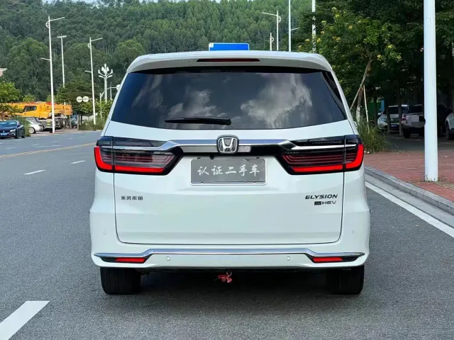 Honda Elysion — Фото автомобиля 5