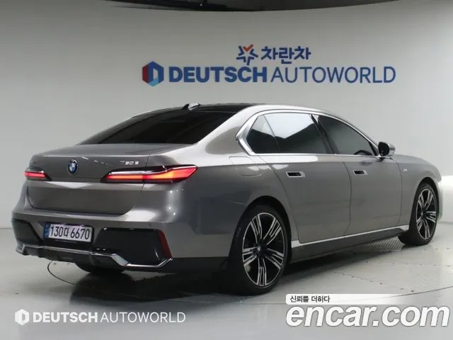 BMW 7 Series G70 — Фото автомобиля 2
