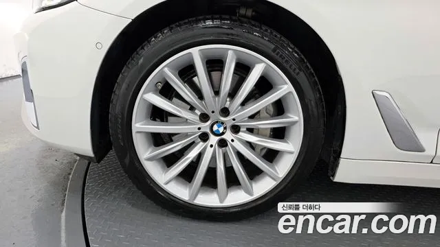 BMW 5-Series — Фото автомобиля 5