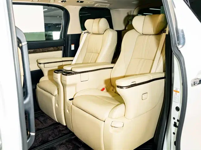 Toyota Alphard — Фото автомобиля 20