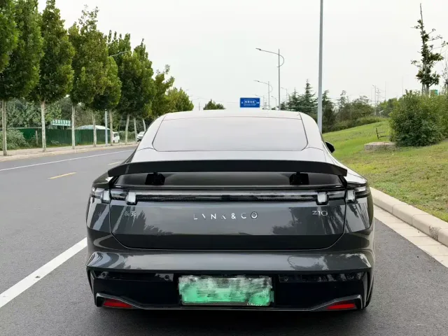 Lynk & Co Z10 — Фото автомобиля 8