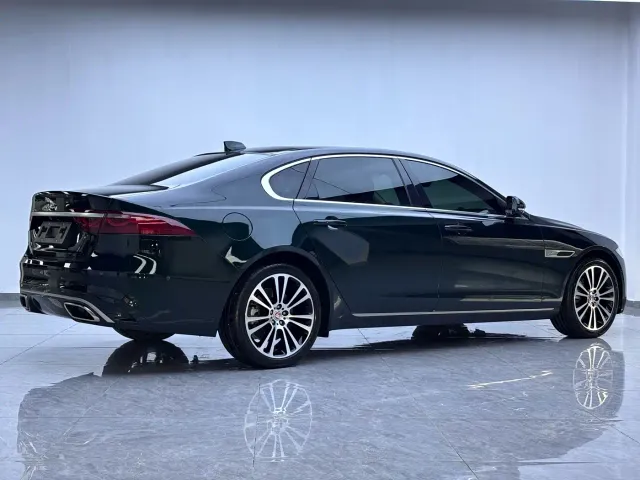 Jaguar XFL — Фото автомобиля 16