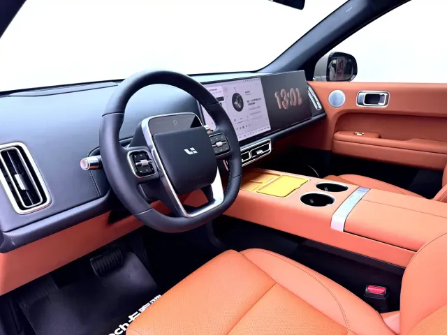 Li Auto L6 — Фото автомобиля 12