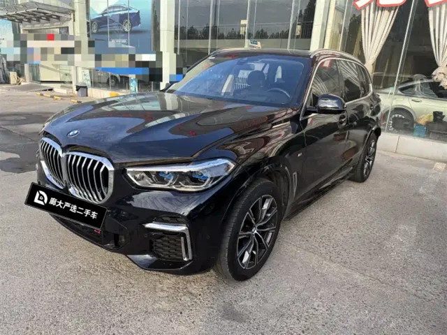 Фотография автомобиля — BMW X5