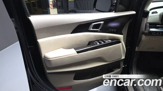 Kia Canival Carnival 4 поколение Дизель 9 мест Hi-Limousine — Фото автомобиля 22