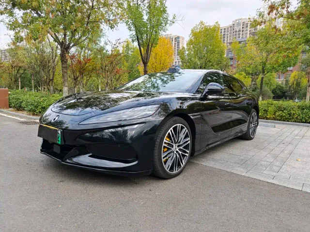 Фотография автомобиля — Denza Z9GT