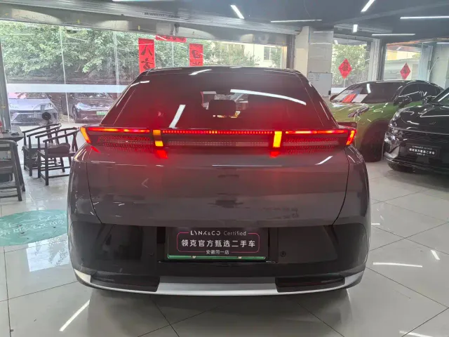 Lynk & Co Z20 — Фото автомобиля 12