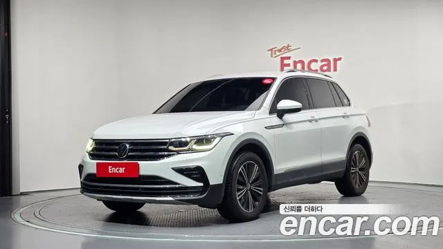 Фотография автомобиля — Volkswagen Tiguan