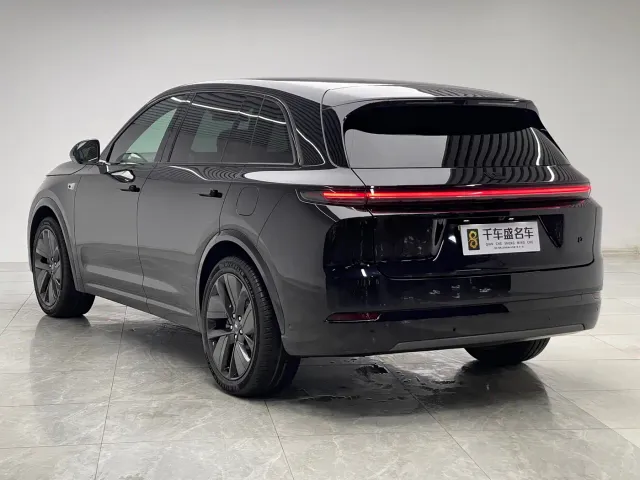 Li Auto L7 — Фото автомобиля 4