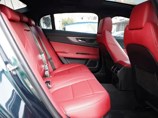 Jaguar XEL — Фото автомобиля 6