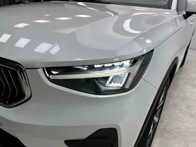 Volvo XC40 — Фото автомобиля 23
