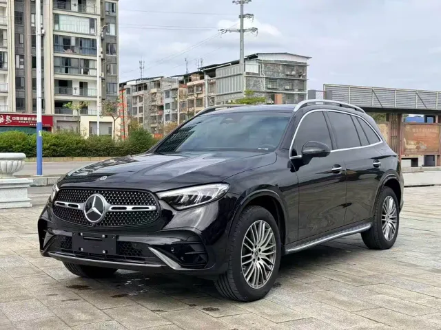 Фотография автомобиля — Mercedes-Benz GLC-Class