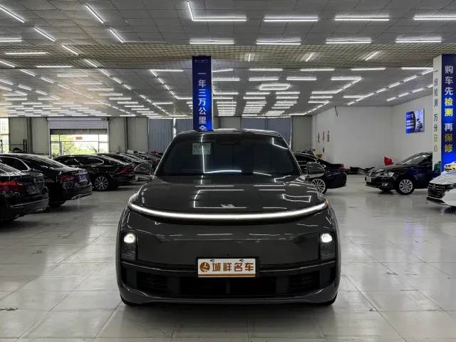 Li Auto L8 — Фото автомобиля 2