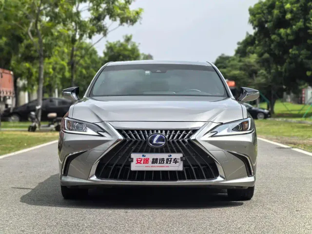 Lexus ES — Фото автомобиля 2