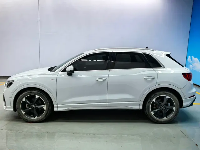 Audi Q3 — Фото автомобиля 9