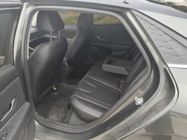 Hyundai Elantra — Фото автомобиля 13
