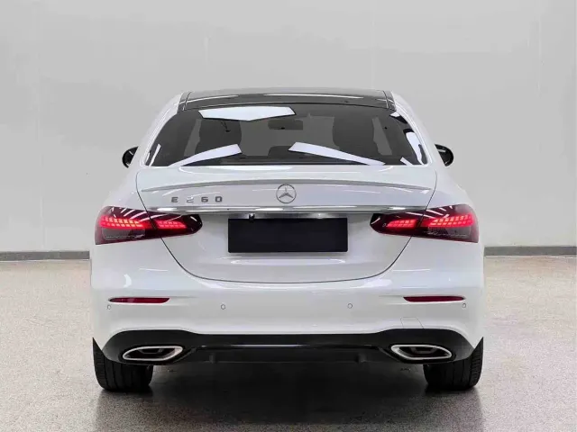 Mercedes-Benz E-Class — Фото автомобиля 29