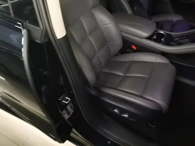 IM Motors LS6 — Фото автомобиля 24