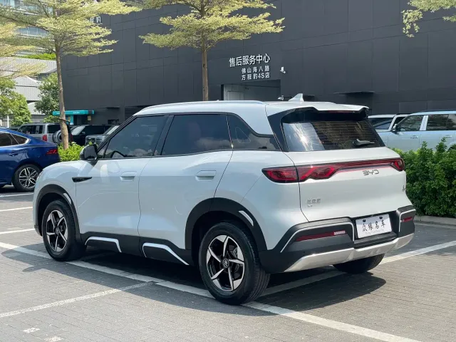 BYD Yuan UP — Фото автомобиля 5