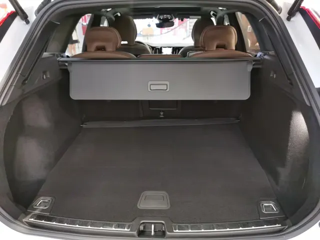 Volvo XC60 — Фото автомобиля 15