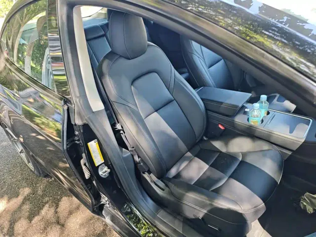 Tesla Model 3 — Фото автомобиля 19