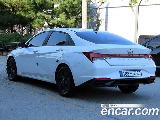 Hyundai Avante CN7 — Фото автомобиля 3