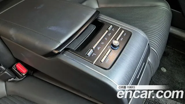 Hyundai Grandeur Grandeur (GN7) 3.5 Бензин 4WD — Фото автомобиля 13