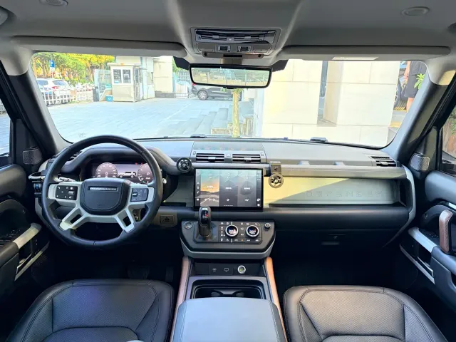 Land Rover Land Rover Defender 2024 110 3.0T P400 Dark Special Edition — Фото автомобиля 8