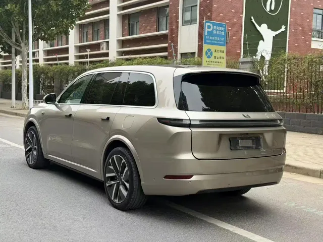 Li Auto L9 — Фото автомобиля 6