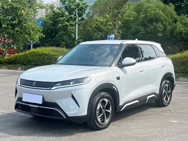 Фотография автомобиля — BYD Yuan UP