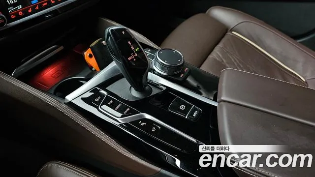 BMW 5-Series — Фото автомобиля 9