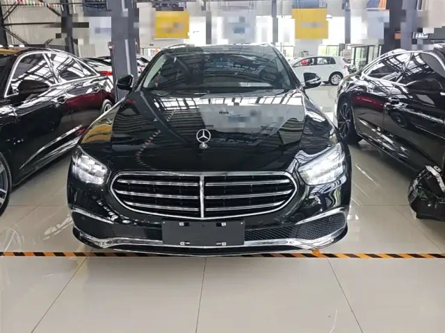 Mercedes-Benz E-Class — Фото автомобиля 2