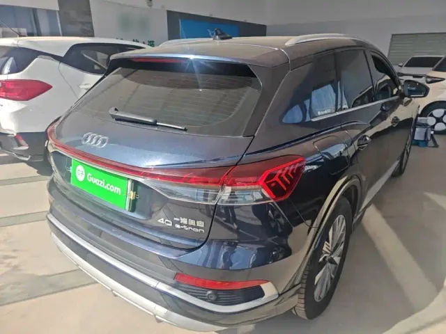 Audi Q4 e-tron — Фото автомобиля 6