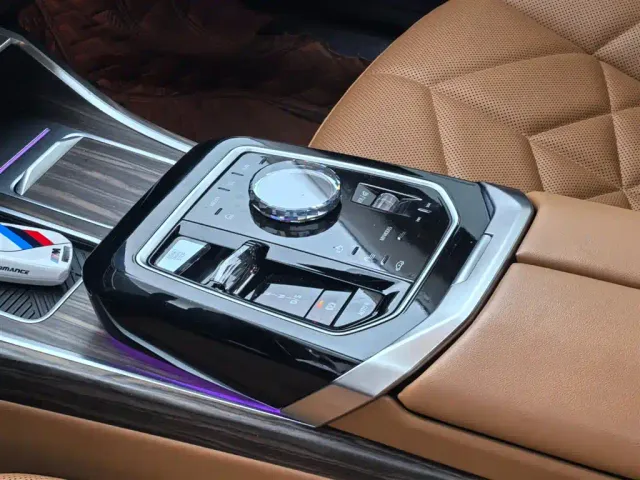 BMW 7 Series — Фото автомобиля 11