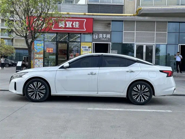 Nissan Teana — Фото автомобиля 3