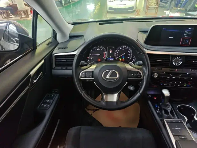Lexus RX — Фото автомобиля 10