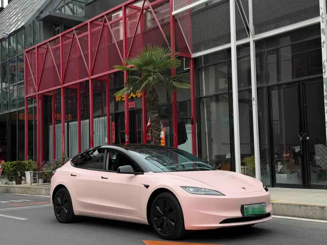 Tesla Model 3 — Фото автомобиля 3