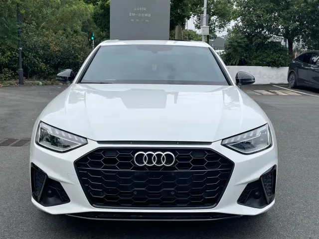 Audi A4L — Фото автомобиля 2