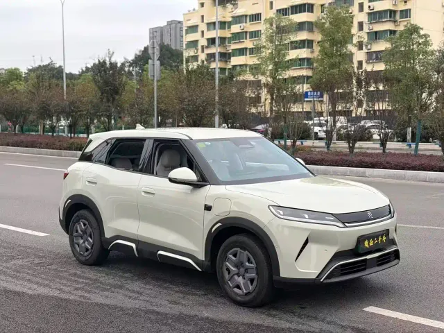 BYD Yuan UP — Фото автомобиля 3