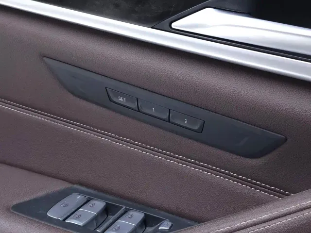 BMW 5 Series — Фото автомобиля 10