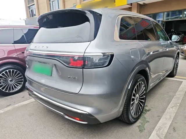 Aito M8 — Фото автомобиля 6