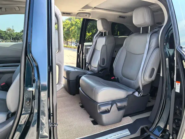 Toyota Granvia — Фото автомобиля 11