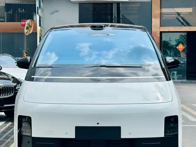Li Auto Li Auto MEGA 2025 Model Home Family Special Edition — Фото автомобиля 2