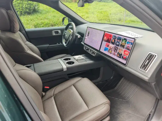 Li Auto L8 — Фото автомобиля 17