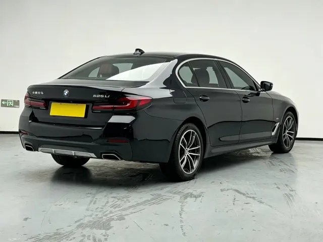 BMW 5 Series — Фото автомобиля 5