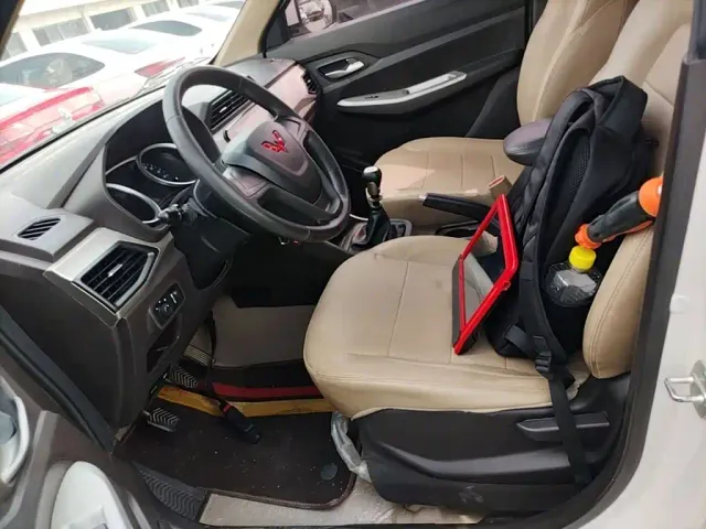 Wuling Hongguang — Фото автомобиля 14