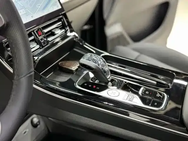 GAC Trumpchi M8 — Фото автомобиля 12