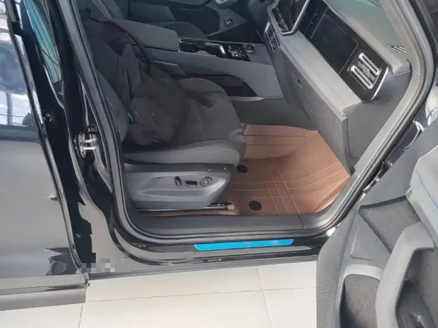 Volkswagen Tiguan L — Фото автомобиля 8